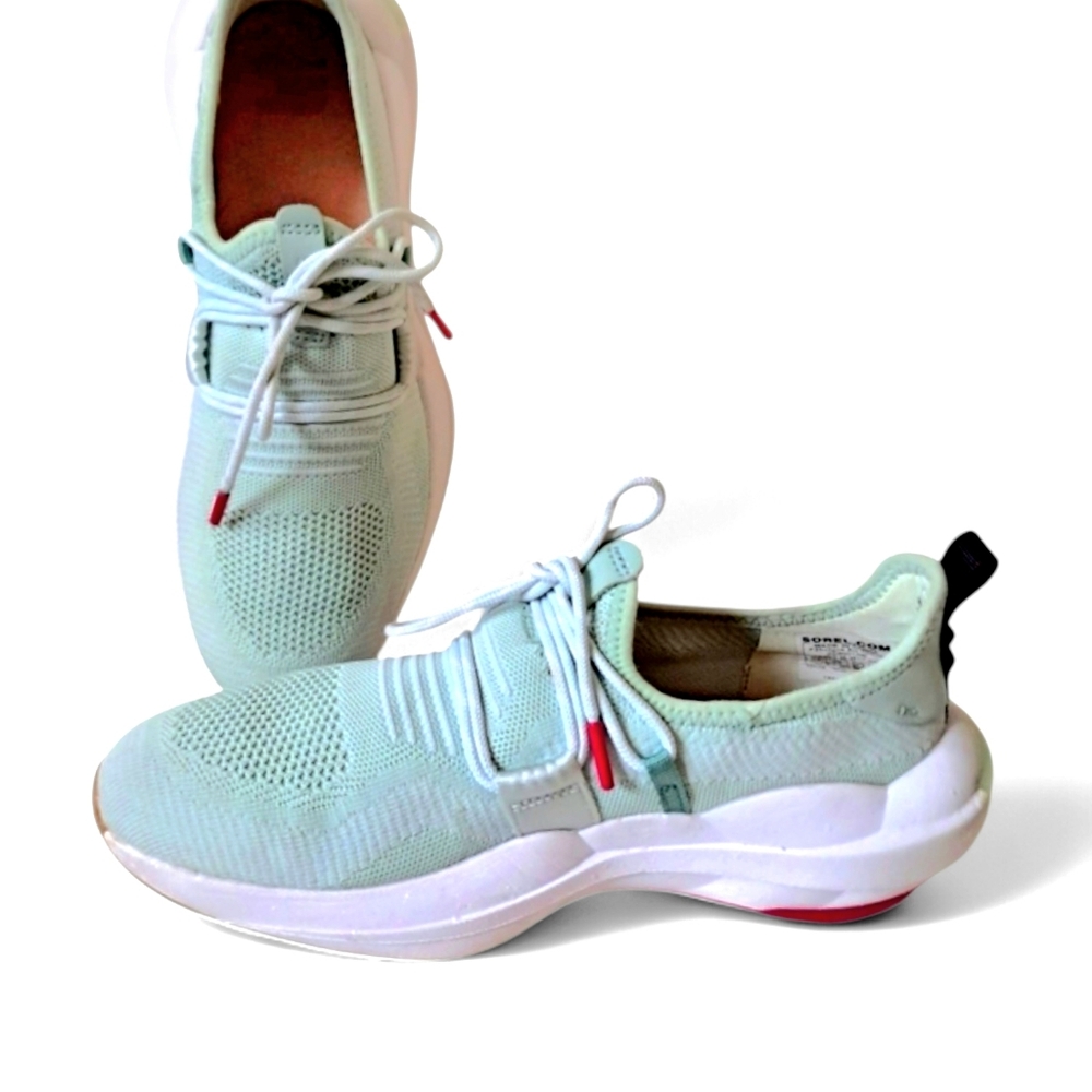 Sorel Women's Explorer™ Defy Low Sneaker Sea Sprite/White 9.5 EUC